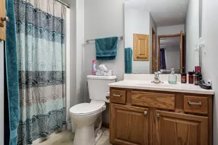 5683 Oak Village Dr, Roscoe, IL 61073 - Photo 20