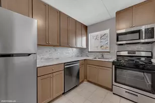 586 Fairway View Dr, Wheeling, IL 60090 - Photo 6