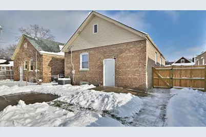 11204 S Emerald Avenue, Chicago, IL 60628 - Photo 4