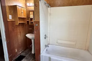 501 N Elm St, Clifton, IL 61727 - Photo 22