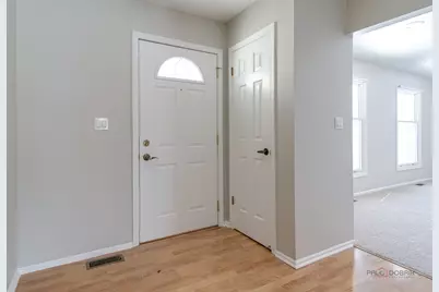 1380 Larchmont Drive, Buffalo Grove, IL 60089 - Photo 2