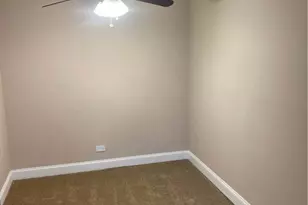 10 Oak Creek Dr, Buffalo Grove, IL 60089 - Photo 4