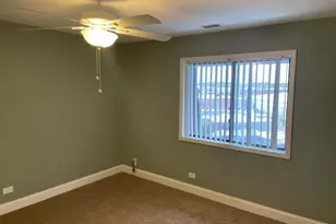 10 Oak Creek Dr, Buffalo Grove, IL 60089 - Photo 6