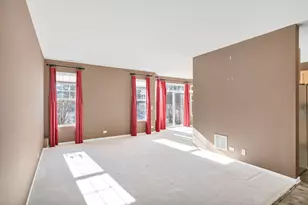 6526 Marble Ln, Carpentersville, IL 60110 - Photo 4