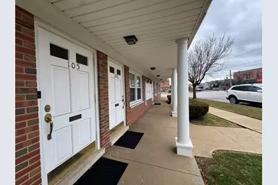 103 Orchard Terrace #103, Lombard, IL 60148 - Photo 2