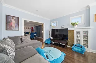 6047 S Richmond St, Chicago, IL 60629 - Photo 2