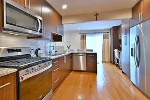 693 Le Parc Cir, Buffalo Grove, IL 60089 - Photo 8