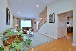 693 Le Parc Cir, Buffalo Grove, IL 60089 - Photo 6