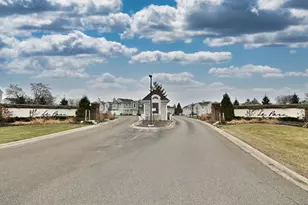 693 Le Parc Cir, Buffalo Grove, IL 60089 - Photo 38