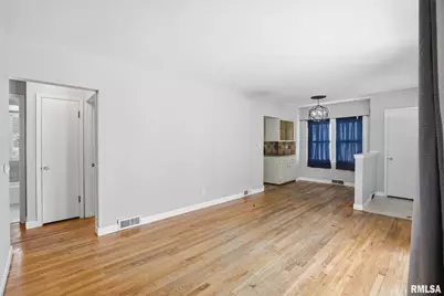 2427 29 1/2 Street, Rock Island, IL 61201 - Photo 4