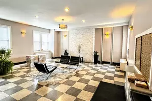 3933 N Clarendon Ave, Chicago, IL 60613 - Photo 2