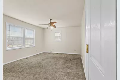 209 N Maple Street, Grant Park, IL 60940 - Photo 12