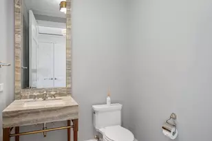 451 E Grand Ave, Chicago, IL 60611 - Photo 16