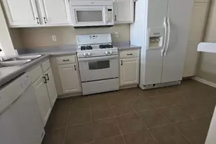 1415 Cottonwood Trail, Yorkville, IL 60560 - Photo 4