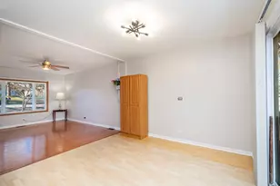 424 Woodland Ave, Wauconda, IL 60084 - Photo 6