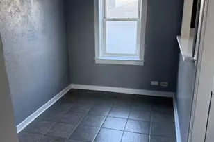 5214 W Deming Pl, Chicago, IL 60639 - Photo 10