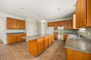 333 Claridge Cir, Bolingbrook, IL 60440 - Photo 6