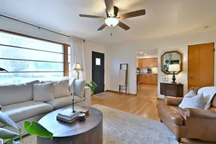 465 W Verret St, Elmhurst, IL 60126 - Photo 6