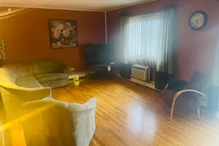 8816 N Western Ave, Des Plaines, IL 60016 - Photo 4