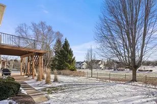 226 Glenbrook Ct, Gilberts, IL 60136 - Photo 4