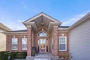 226 Glenbrook Ct, Gilberts, IL 60136 - Photo 2