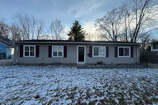 9 Crescent Ct, Montgomery, IL 60538 - Photo 1