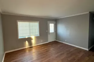 9 Crescent Ct, Montgomery, IL 60538 - Photo 2