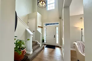 611 Paris Ave, Oswego, IL 60543 - Photo 2