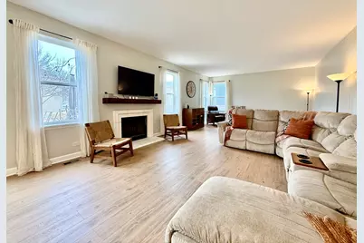 611 Paris Avenue, Oswego, IL 60543 - Photo 10