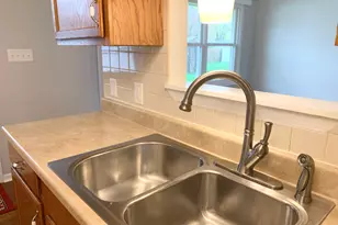 490 Meadows Rd N, Bourbonnais, IL 60914 - Photo 8