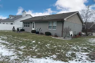 490 Meadows Rd N, Bourbonnais, IL 60914 - Photo 28