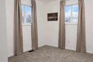 628 Mohawk Dr, Round Lake Heights, IL 60073 - Photo 12