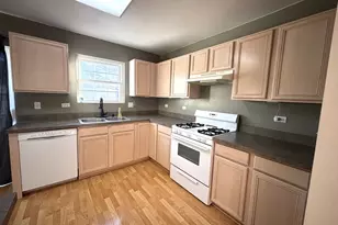 49 Waterbury Cir, Oswego, IL 60543 - Photo 4