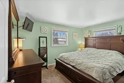 2309 Greenbriar Lane, Lindenhurst, IL 60046 - Photo 14