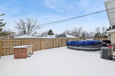 2309 Greenbriar Lane, Lindenhurst, IL 60046 - Photo 20