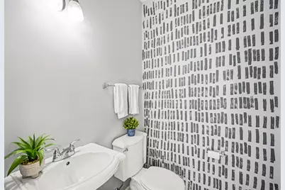 318 S Prospect Avenue, Bartlett, IL 60103 - Photo 16