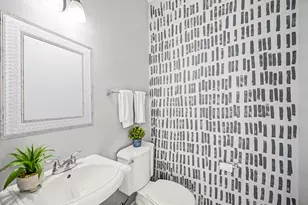 318 S Prospect Ave, Bartlett, IL 60103 - Photo 16