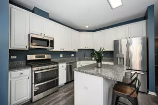 318 S Prospect Ave, Bartlett, IL 60103 - Photo 10