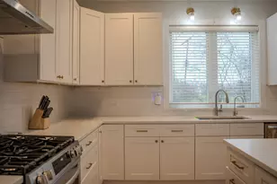 7214 S 78th Ave, Bridgeview, IL 60455 - Photo 6