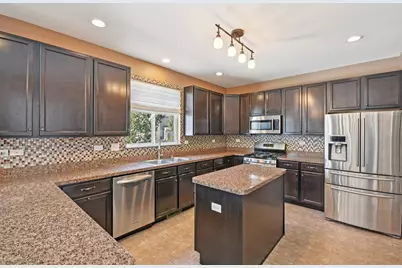 1835 Ness Way, Montgomery, IL 60538 - Photo 8