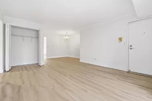 382 Oak Trails Rd, Des Plaines, IL 60016 - Photo 10