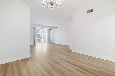 382 Oak Trails Road #301, Des Plaines, IL 60016 - Photo 4