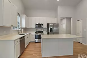 1058 Honey Locust Dr, Crystal Lake, IL 60012 - Photo 6