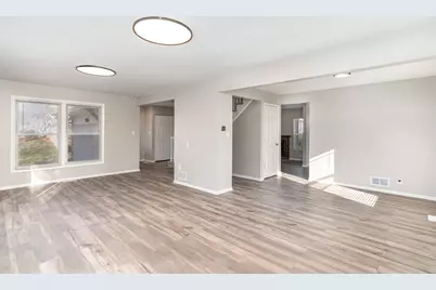 355 Crestwood Court, Algonquin, IL 60102 - Photo 6