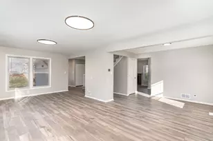 355 Crestwood Ct, Algonquin, IL 60102 - Photo 6