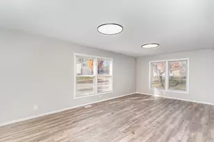 355 Crestwood Ct, Algonquin, IL 60102 - Photo 4