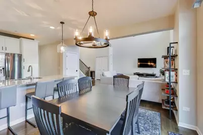 3223 N Heritage Lane, Arlington Heights, IL 60004 - Photo 8