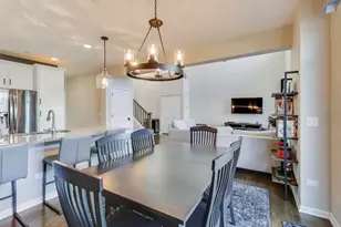 3223 N Heritage Ln, Arlington Heights, IL 60004 - Photo 8