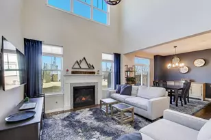 3223 N Heritage Ln, Arlington Heights, IL 60004 - Photo 4