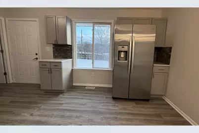 12707 W Graves Avenue, Beach Park, IL 60087 - Photo 4